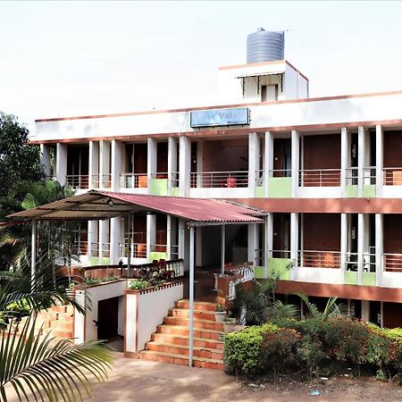 River Palace - A Valley View Hotel Panchgani Exterior foto