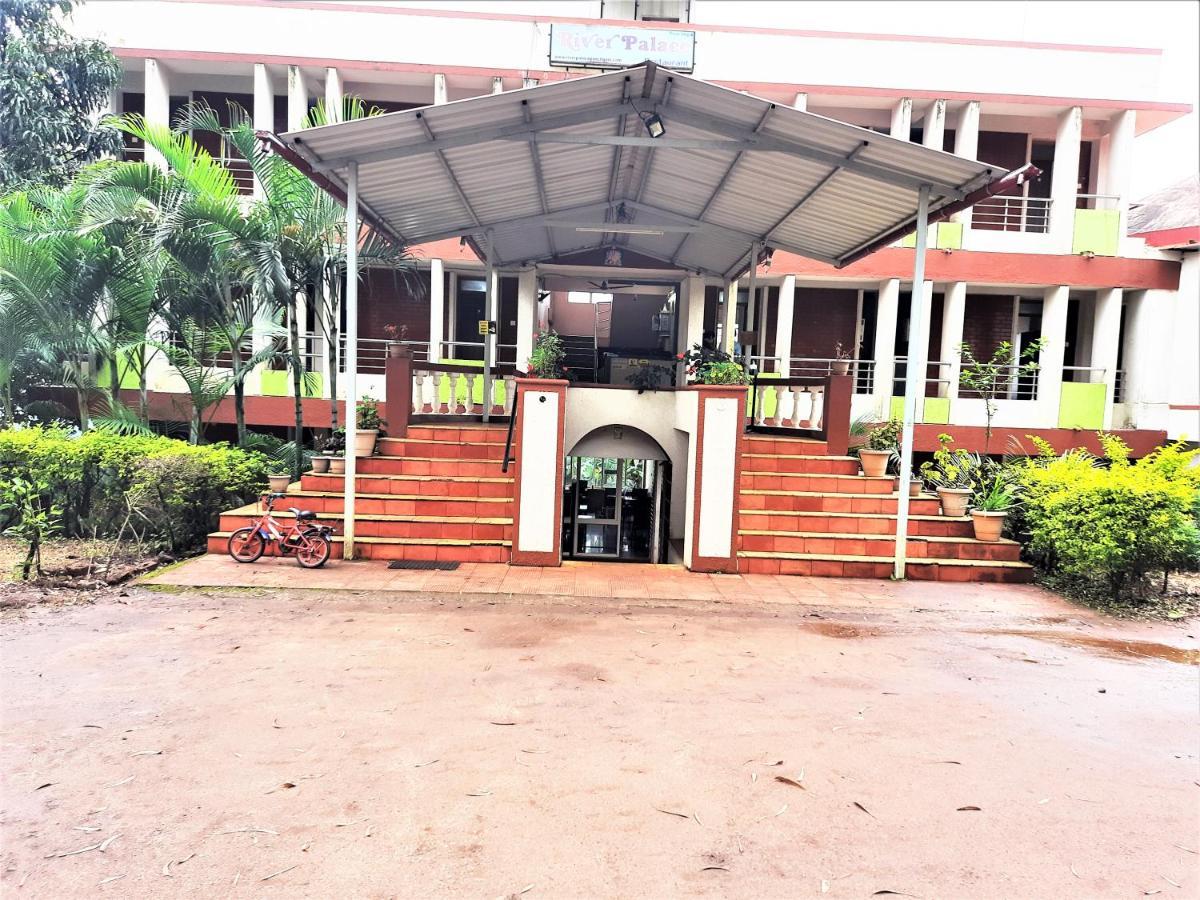River Palace - A Valley View Hotel Panchgani Exterior foto