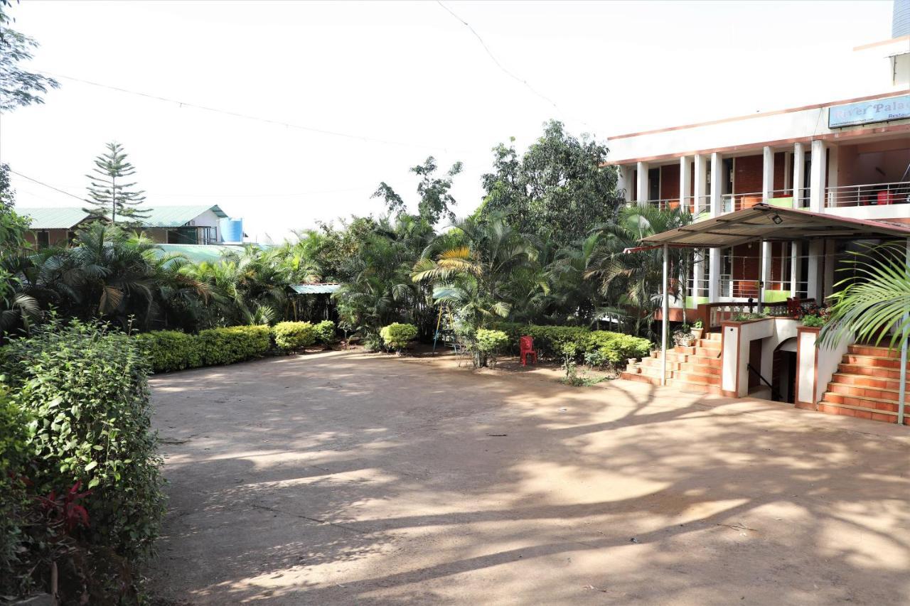 River Palace - A Valley View Hotel Panchgani Exterior foto